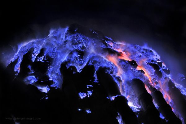 Les nuits bleues des forçats du soufre