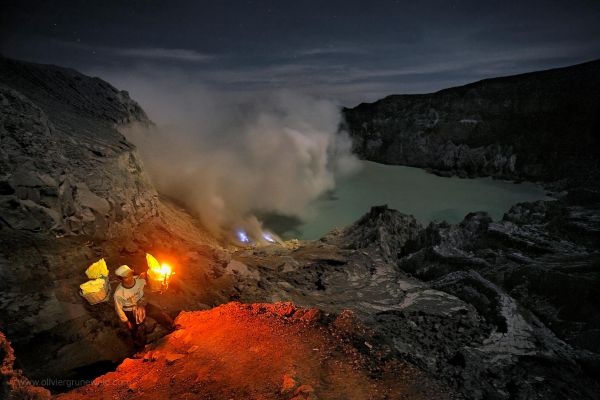 The blue nights of the sulphur convicts